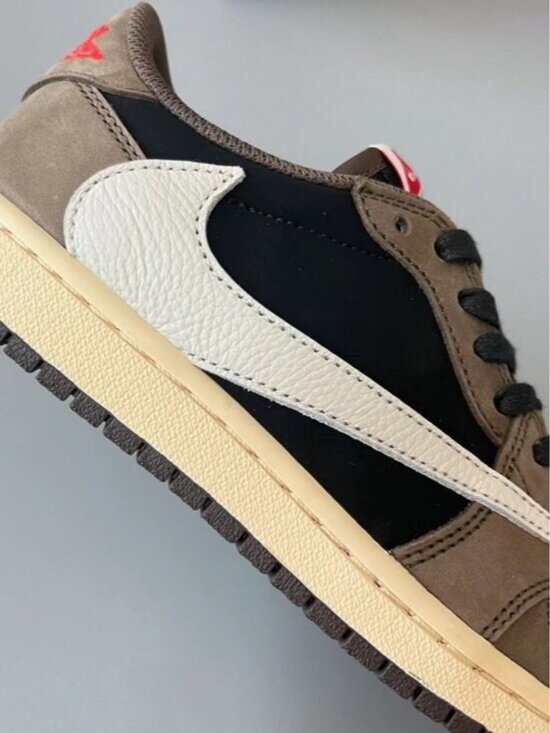 Travis Scott x Air Jordan 1 Retro Low OG  Mocha main image 11